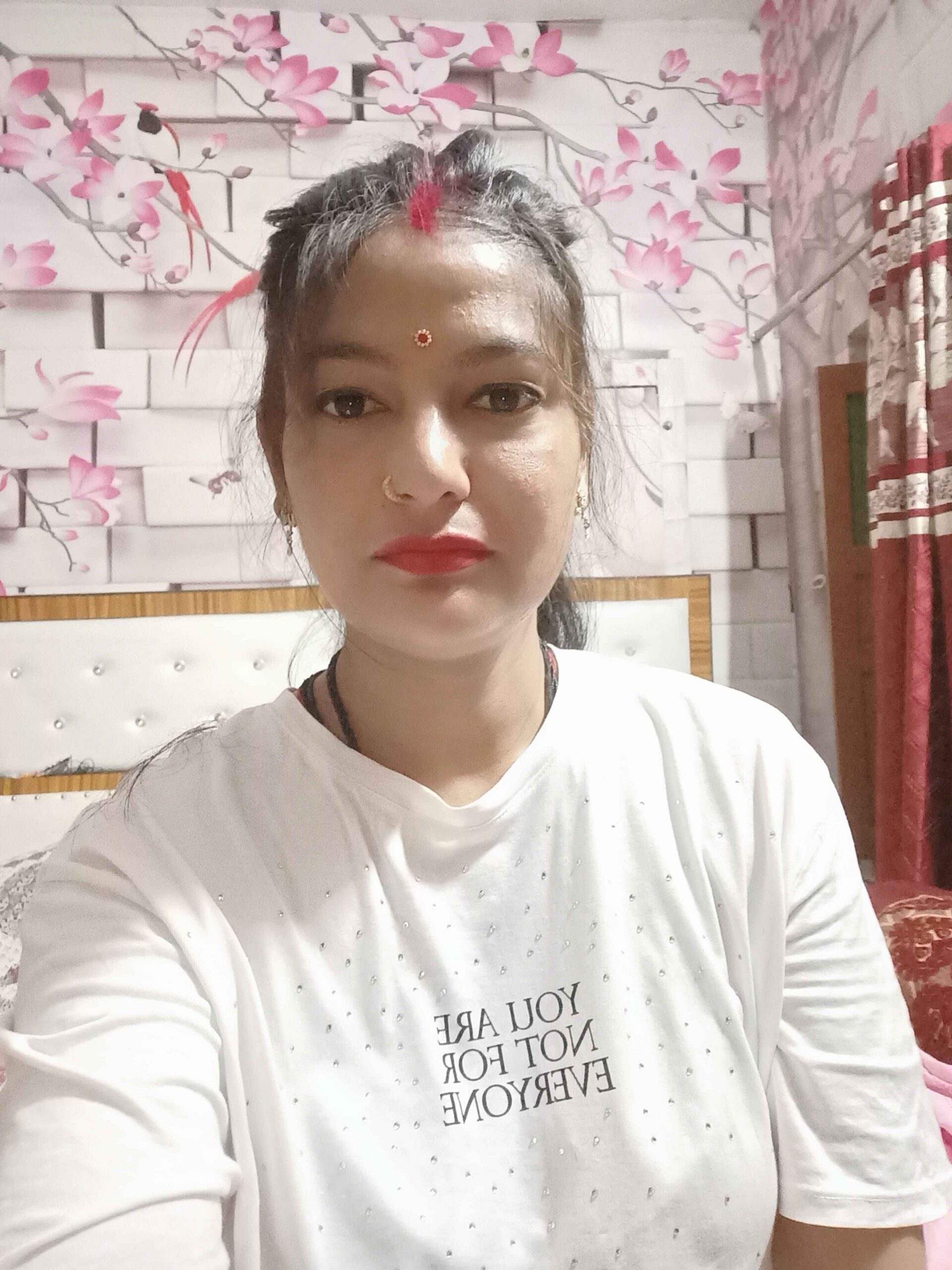 Deepika Thakur giving a positive review after completing her Meta Ads course with DigiMaster.